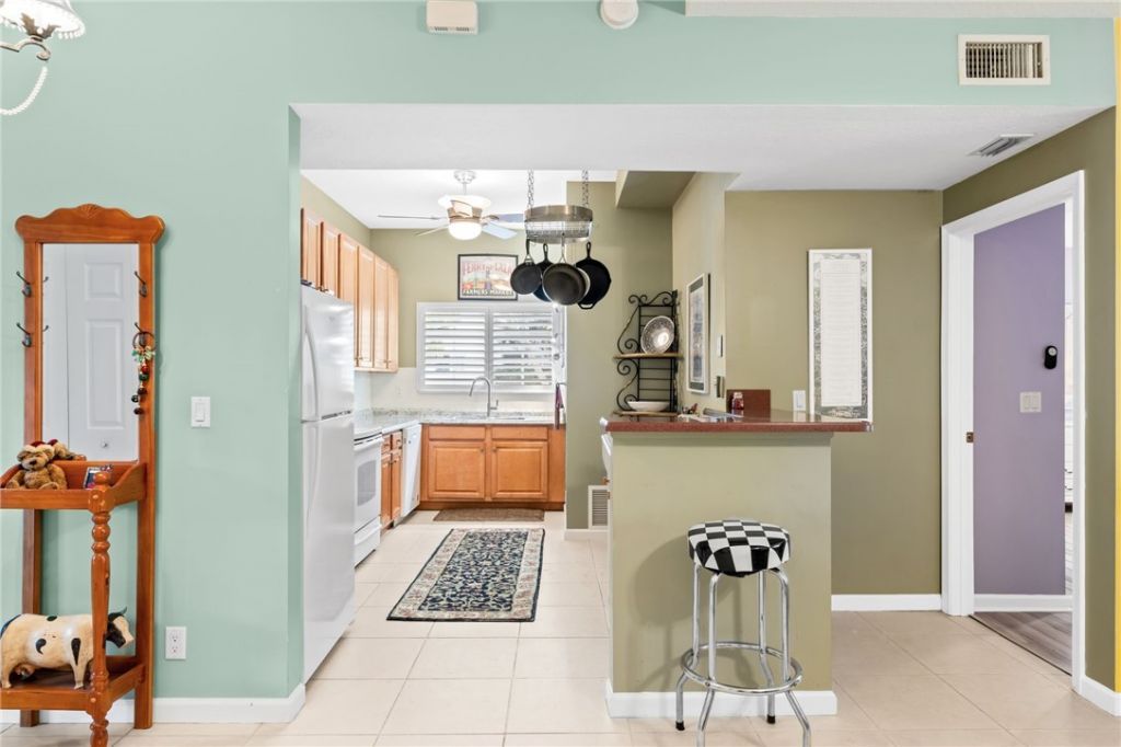 512 7th Square, Unit 101, Vero Beach, FL 32962 Photo