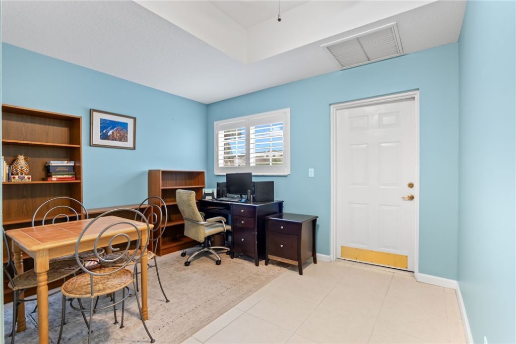 512 7th Square, Unit 101, Vero Beach, FL 32962 Photo