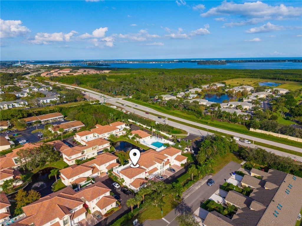 512 7th Square, Unit 101, Vero Beach, FL 32962 Photo