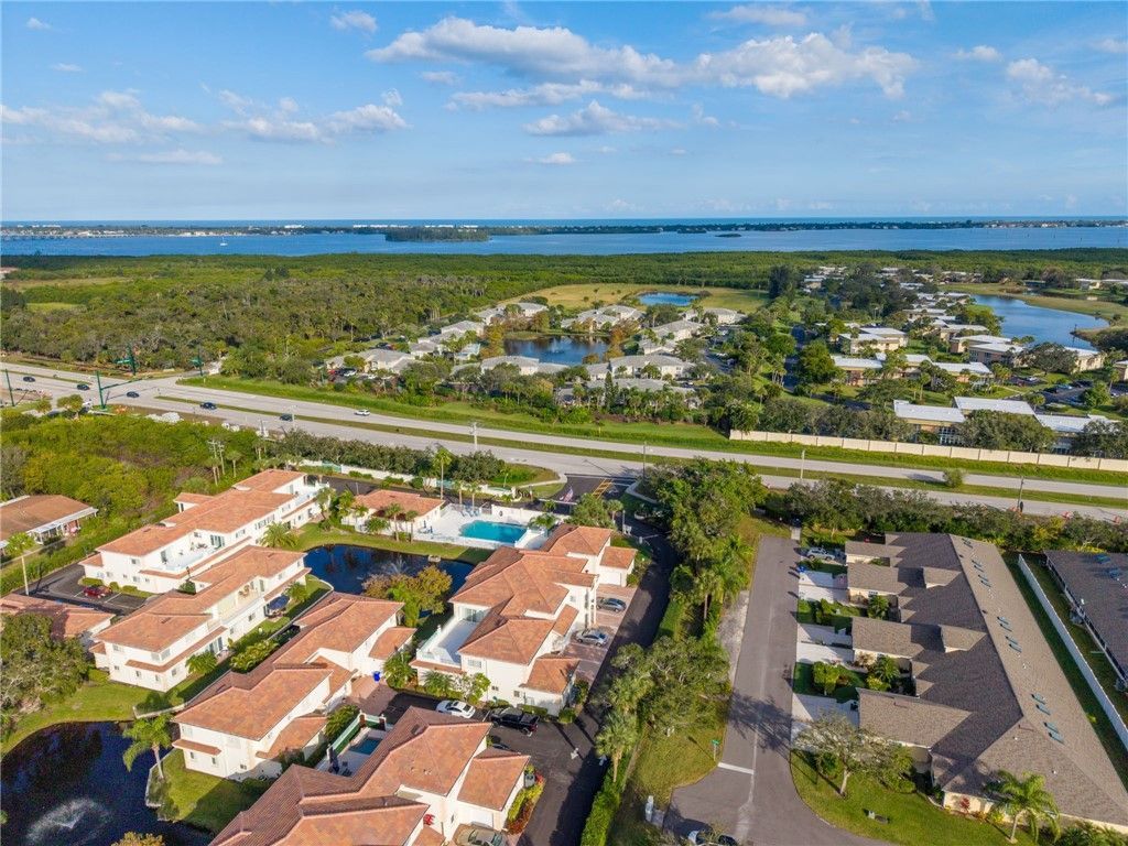512 7th Square, Unit 101, Vero Beach, FL 32962 Photo