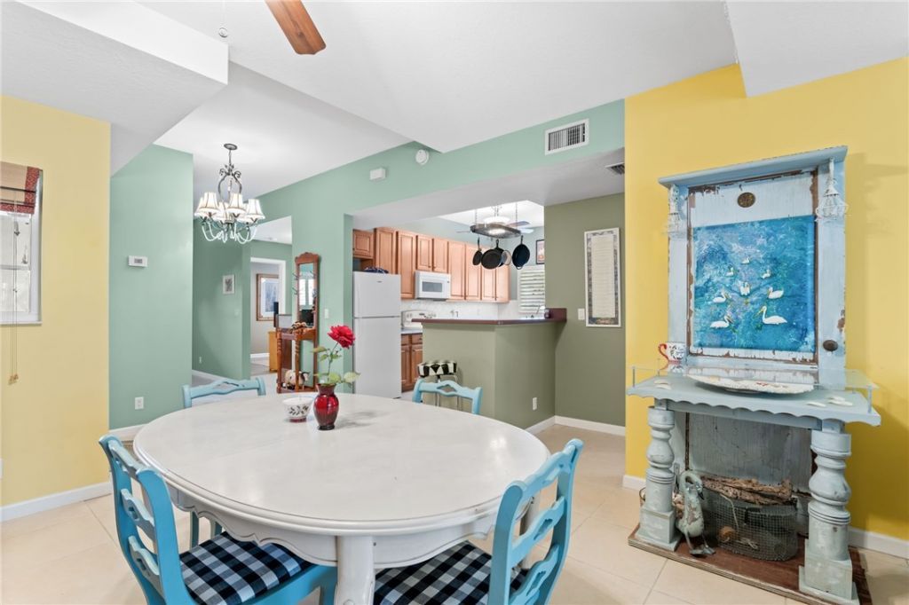 512 7th Square, Unit 101, Vero Beach, FL 32962 Photo