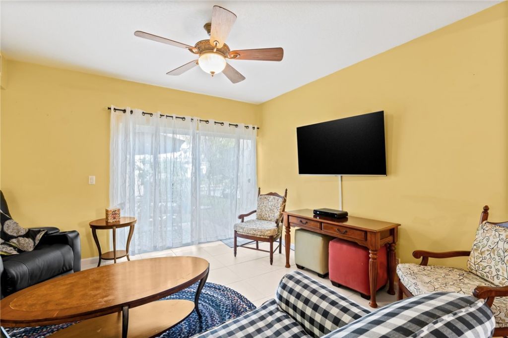 512 7th Square, Unit 101, Vero Beach, FL 32962 Photo