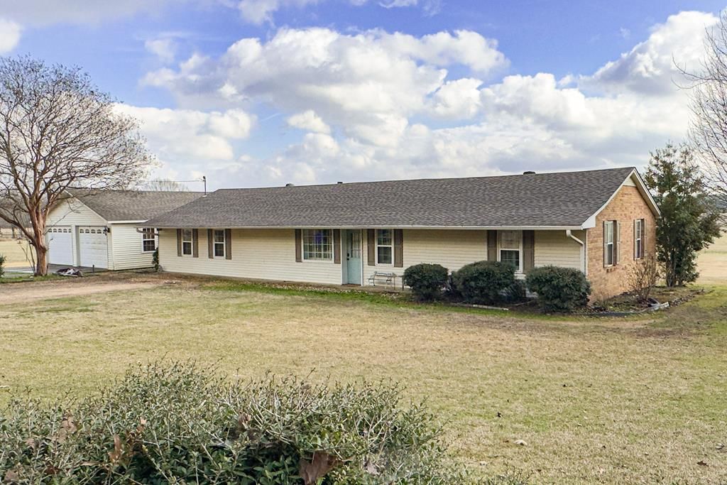 446 Highway 32 E, Bruce, MS 38915 Main Photo