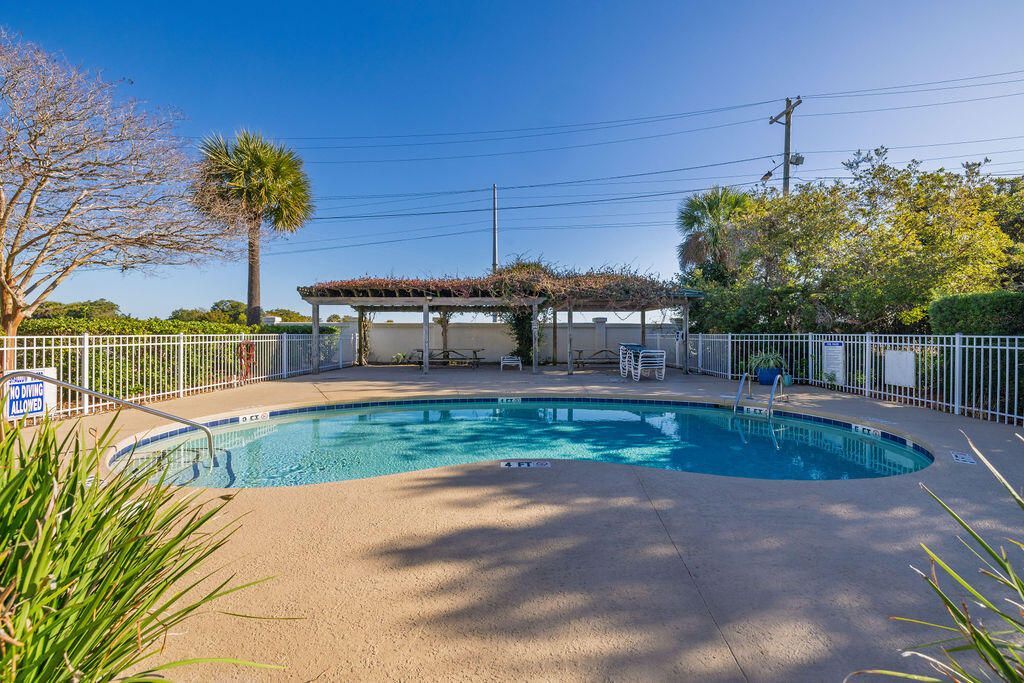 2393 Folly Road Photo 33