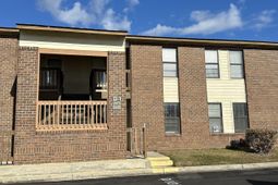 2005 Greens Blvd. photo 4