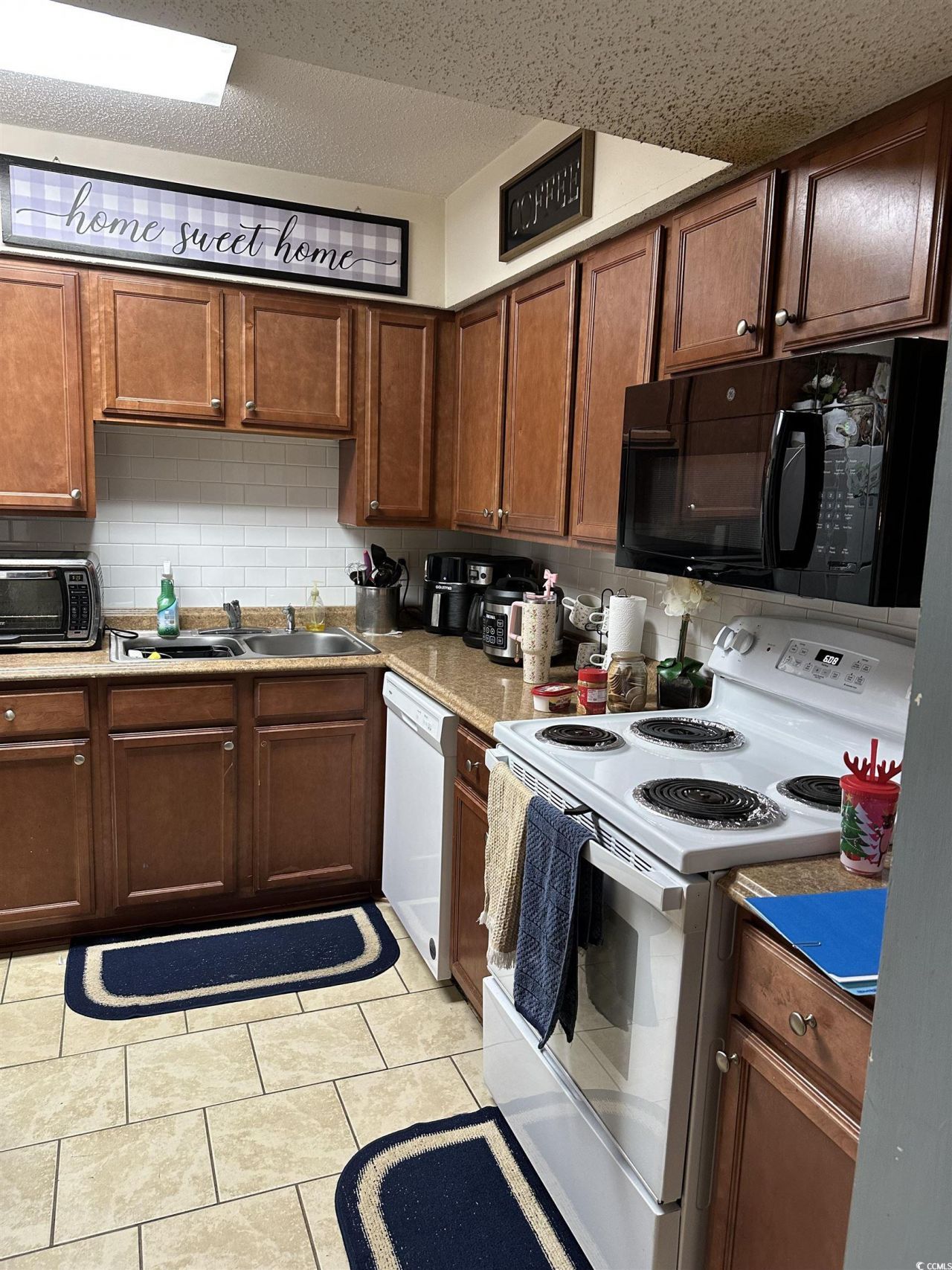 2005 Greens Blvd. Photo 7