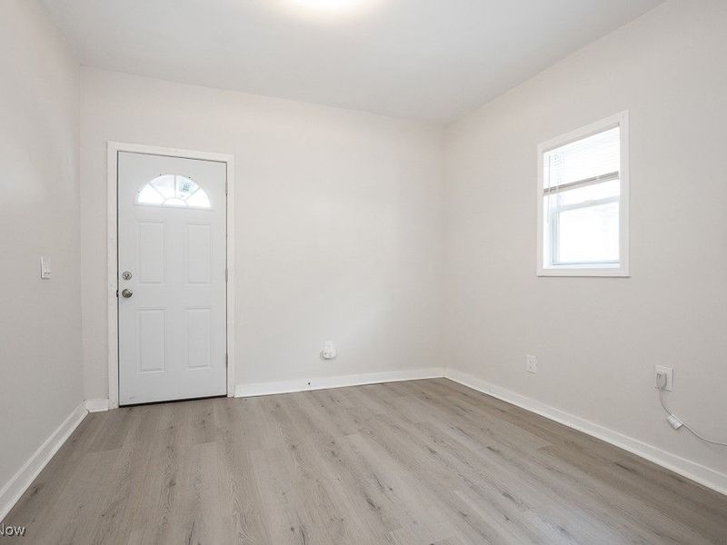 4915 Tillman Avenue, Cleveland, OH 44102 Photo 3