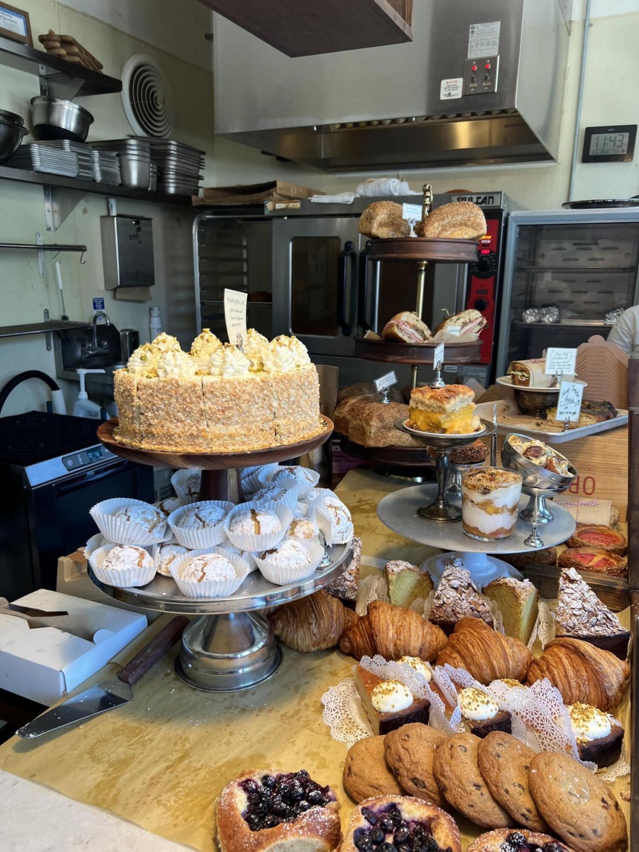 680 King Street Photo 18