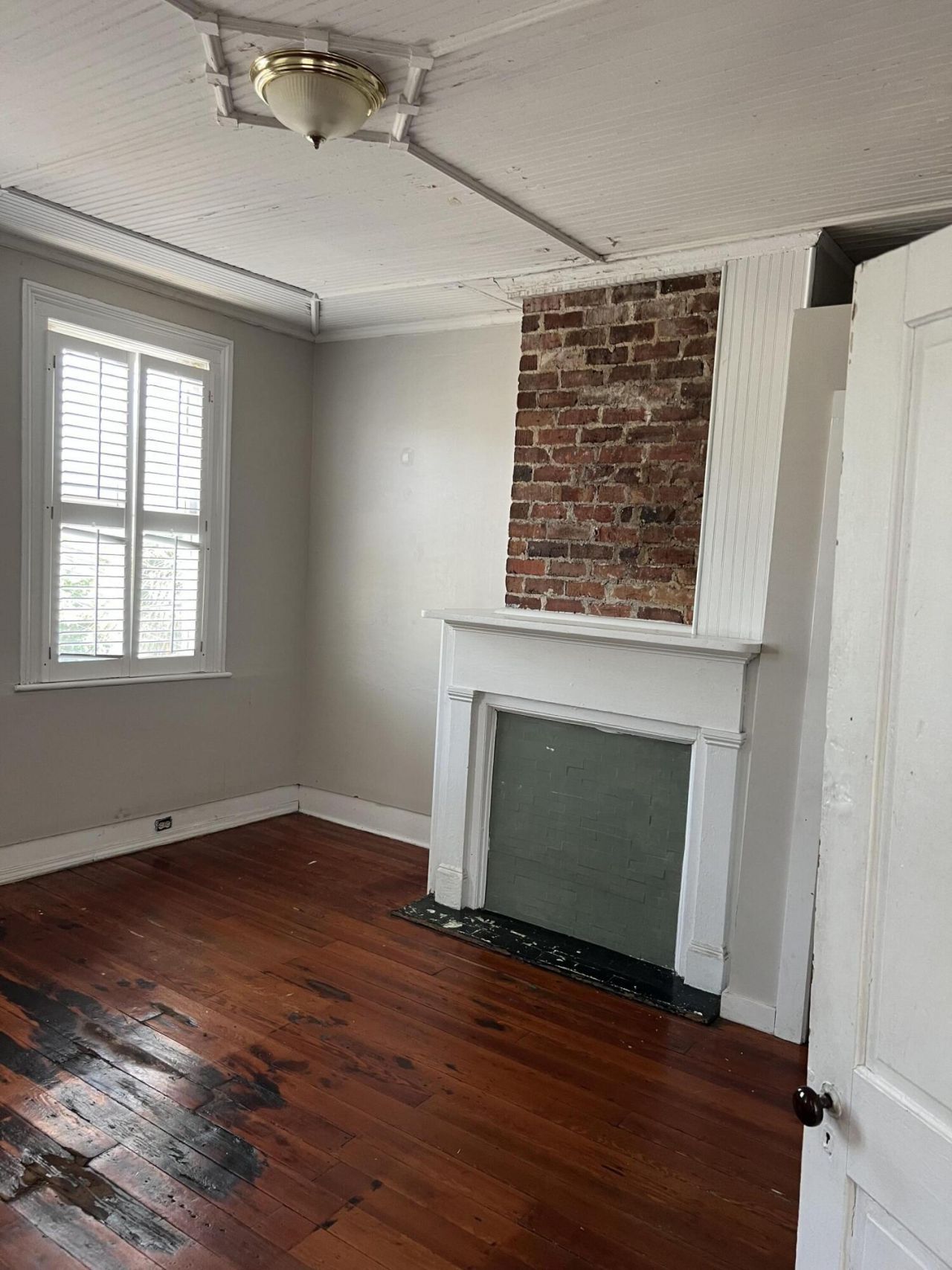 680 King Street Photo 24