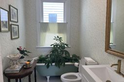 680 King Street photo 4