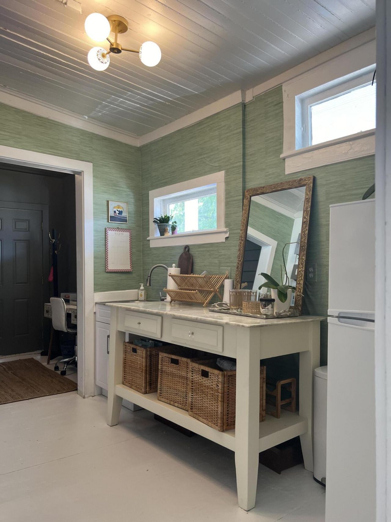 680 King Street Photo 6