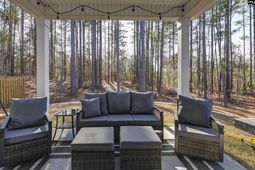 820 Tradesman Avenue photo 4