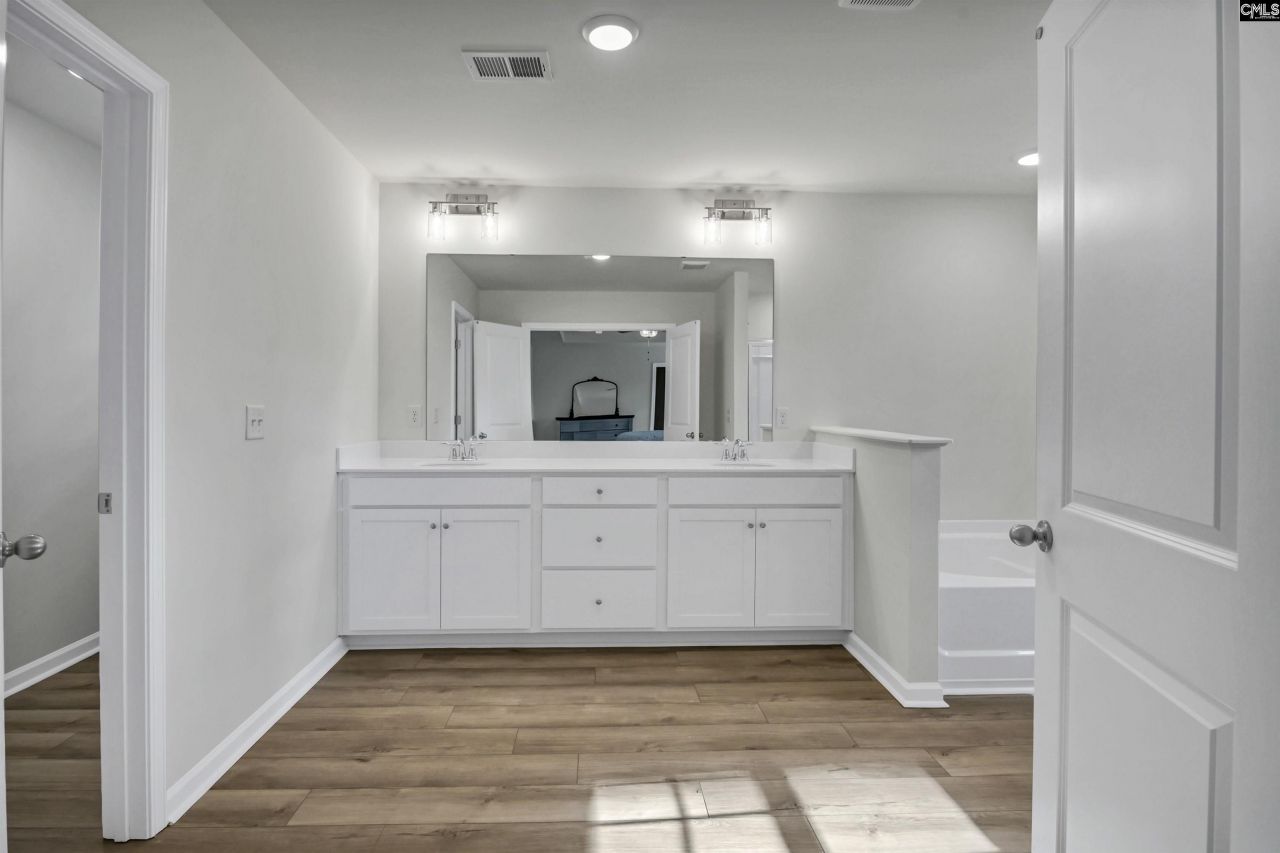 820 Tradesman Avenue Photo 35