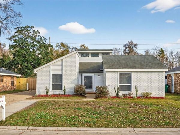 68 DUNLEITH Drive, Destrehan, LA 70047