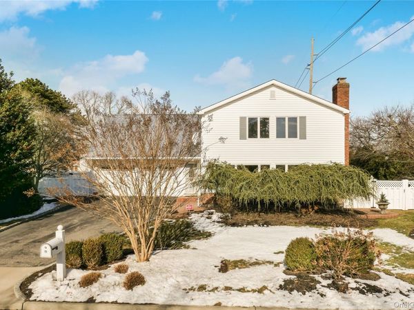 10 Marie Crescent, East Patchogue, NY 11772