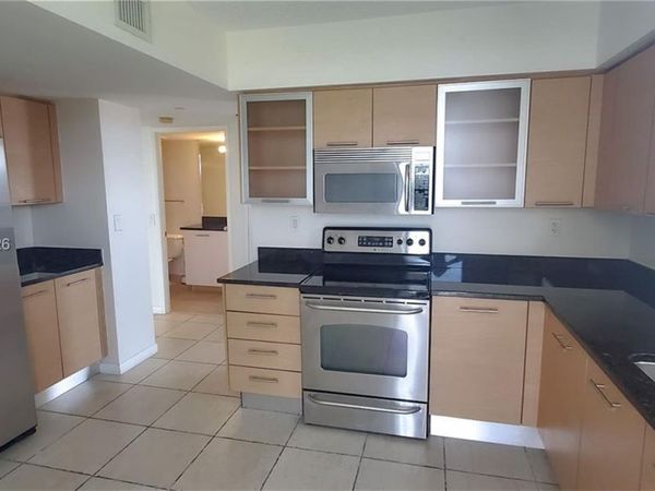 3300 NE 191st St, Unit 501, Aventura, FL 33180