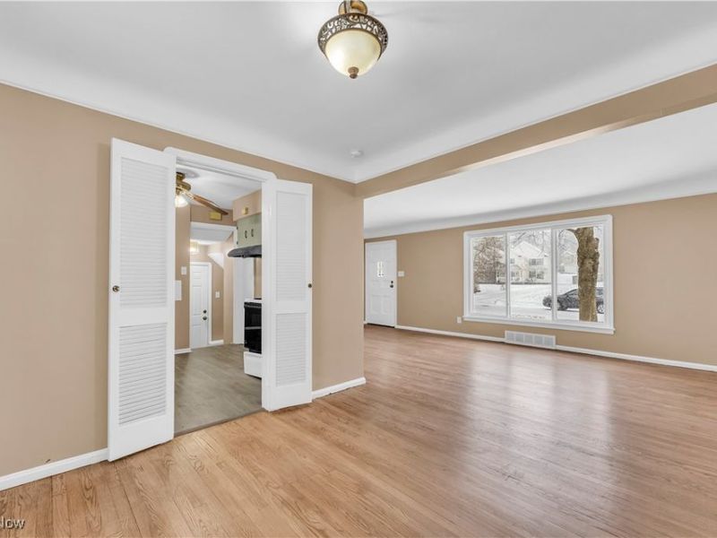 4693 Liberty Road, South Euclid, OH 44121 Photo 8