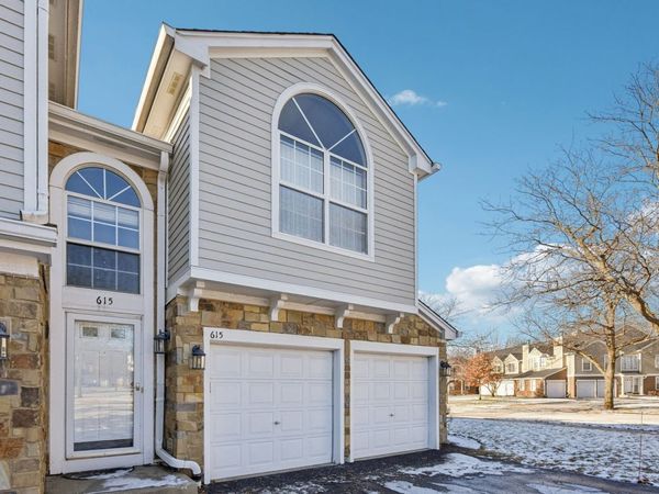 615 GROSSE POINTE Circle, Unit 12-7, Vernon Hills, IL 60061