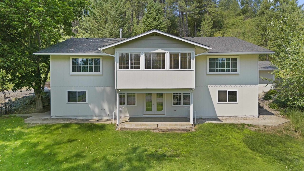 28921 N River Estates Rd, Chattaroy, WA 99003 Main Photo