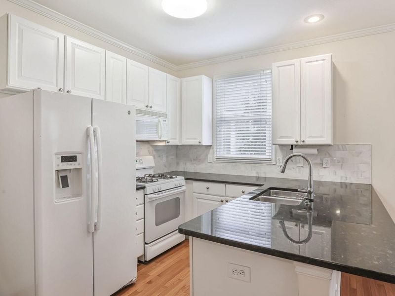 319 W 2nd Avenue , Columbus, OH 43201 Photo 8