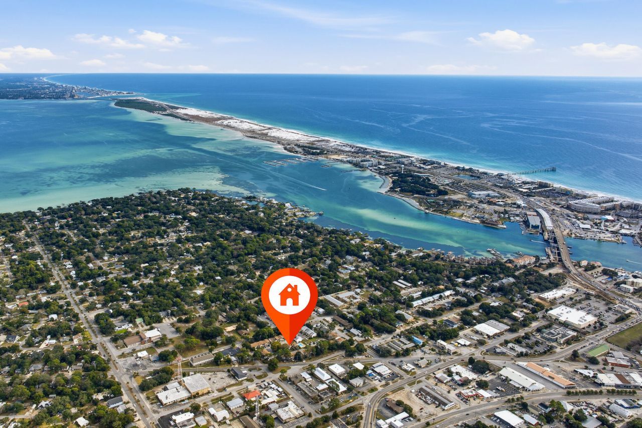 204 SE 4th Street, Unit B4, Fort Walton Beach, FL 32548 Main Photo