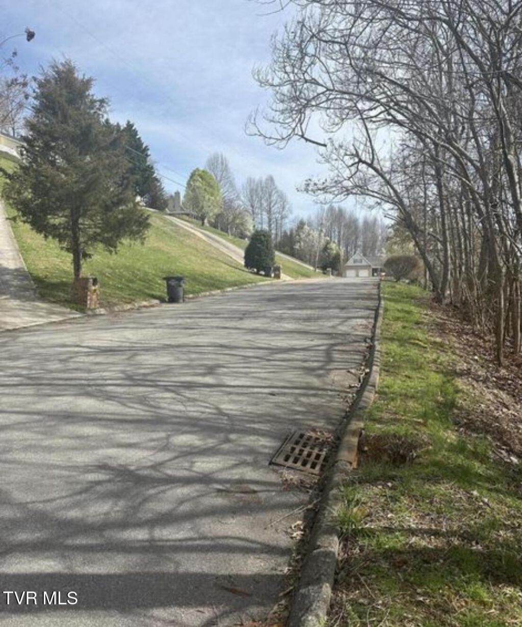 322 Bayberry Drive, Kingsport, TN 37663 Main Photo