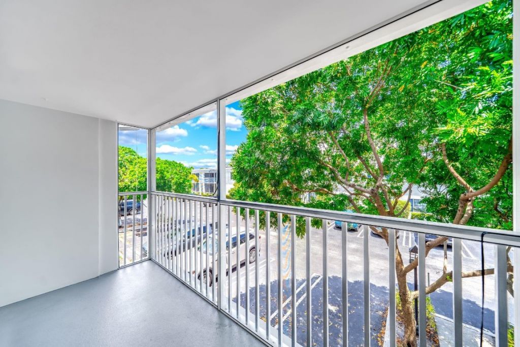 150 Cypress Club Drive, Unit 528, Pompano Beach, FL 33060 Photo