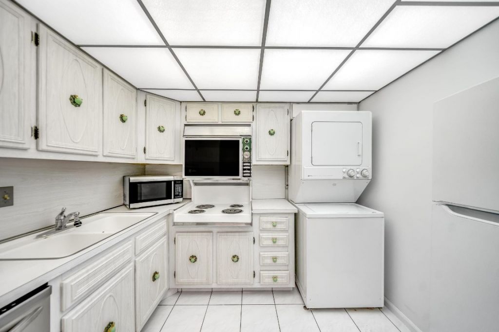 150 Cypress Club Drive, Unit 528, Pompano Beach, FL 33060 Photo