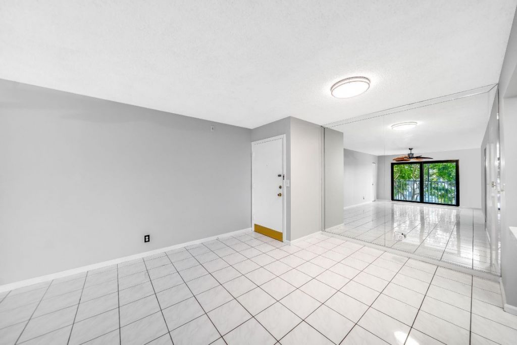 150 Cypress Club Drive, Unit 528, Pompano Beach, FL 33060 Photo