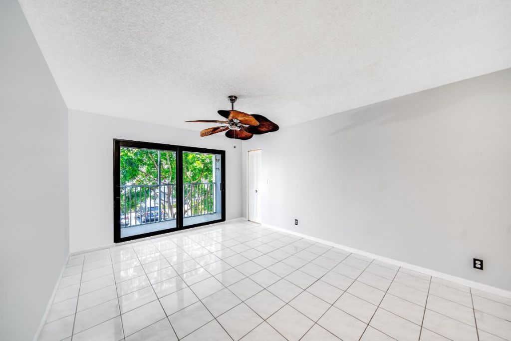 150 Cypress Club Drive, Unit 528, Pompano Beach, FL 33060 Photo