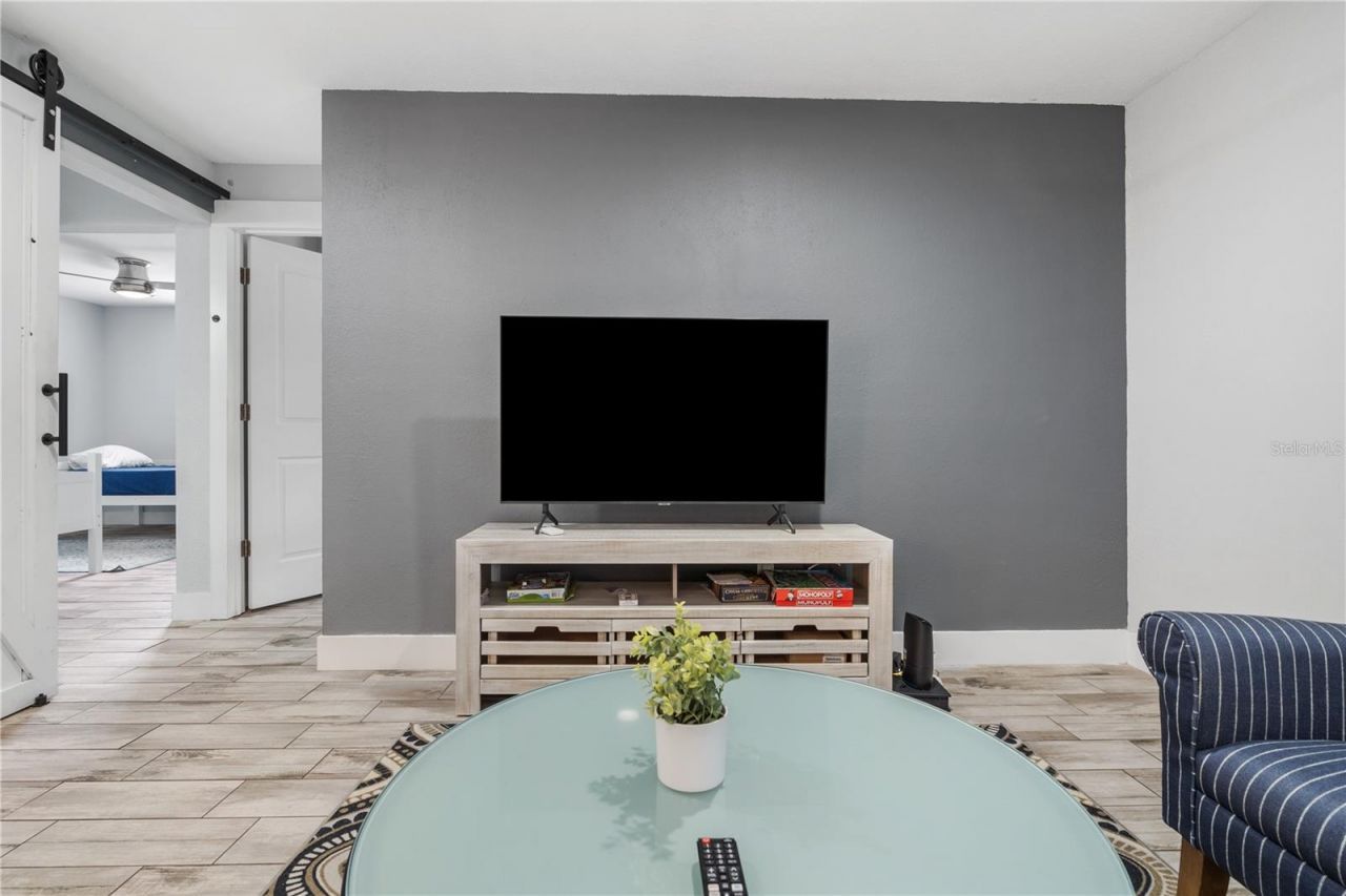 1011 67th Avenue Drive W, Bradenton, FL 34207 Photo