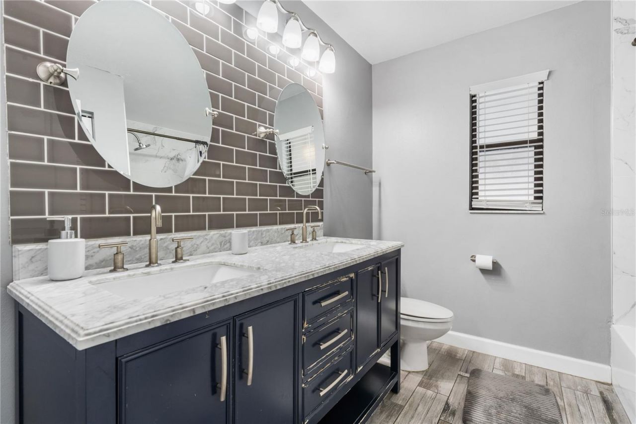 1011 67th Avenue Drive W, Bradenton, FL 34207 Photo