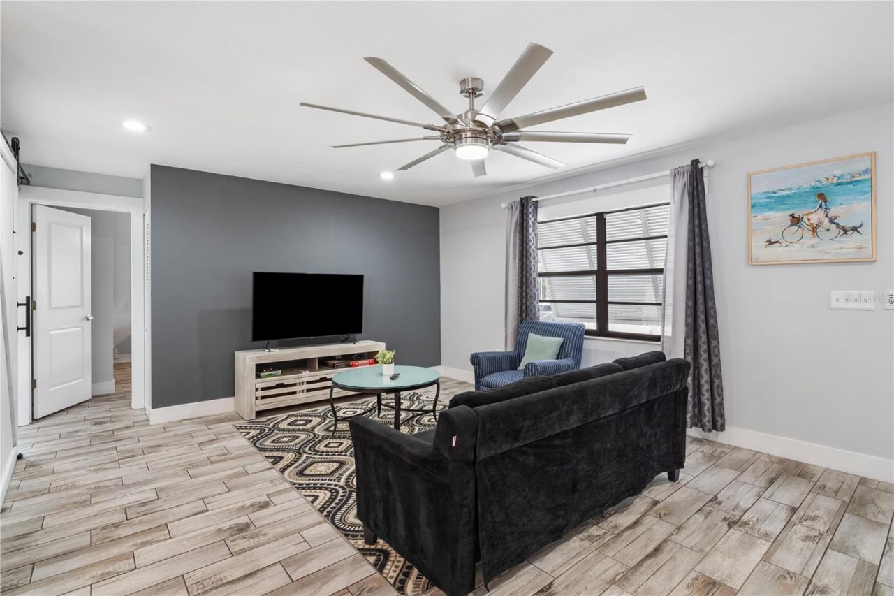 1011 67th Avenue Drive W, Bradenton, FL 34207 Photo