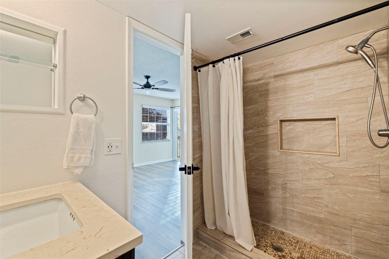 6826 Stones Throw Circle N, Unit 11201, Saint Petersburg, FL 33710 Photo