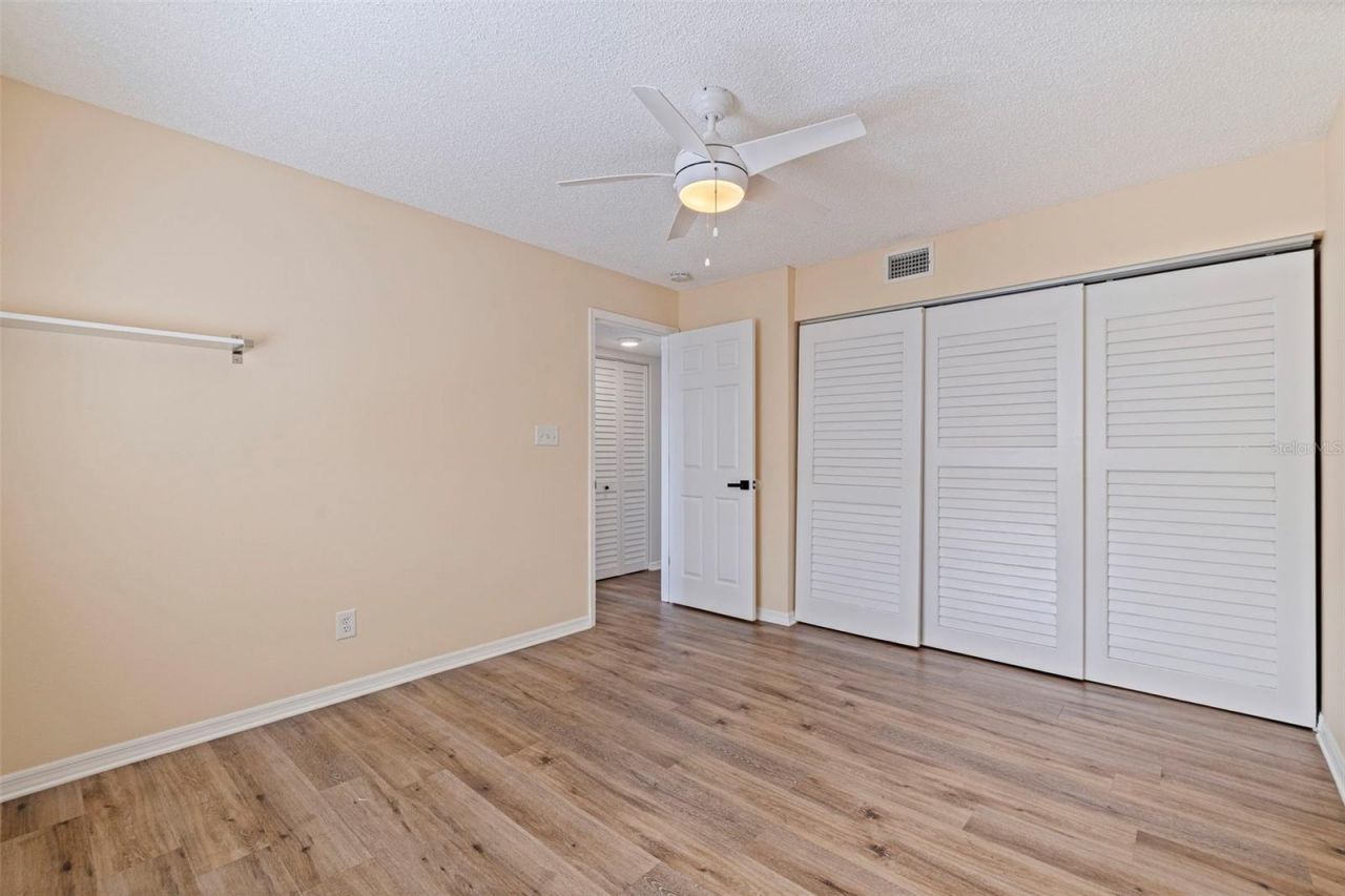 6826 Stones Throw Circle N, Unit 11201, Saint Petersburg, FL 33710 Photo