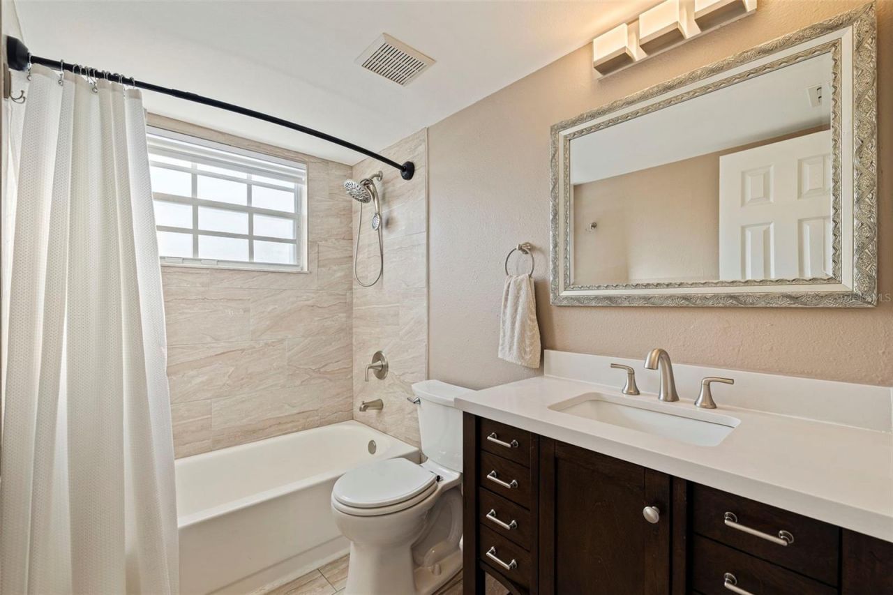 6826 Stones Throw Circle N, Unit 11201, Saint Petersburg, FL 33710 Photo