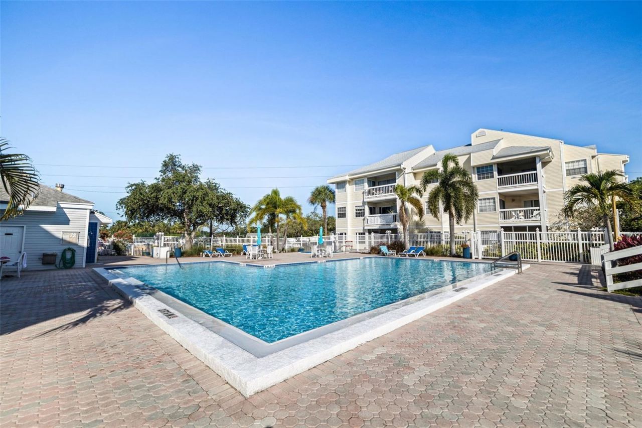 6826 Stones Throw Circle N, Unit 11201, Saint Petersburg, FL 33710 Photo