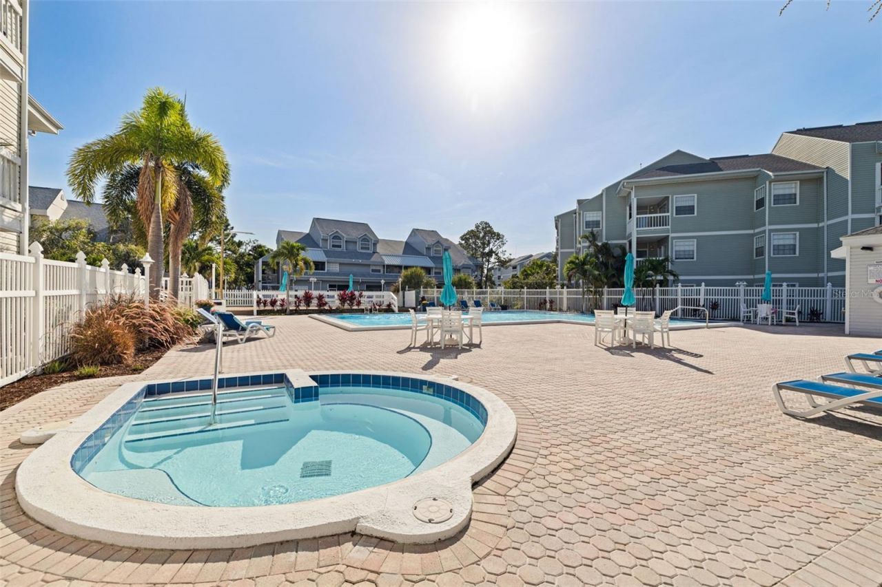 6826 Stones Throw Circle N, Unit 11201, Saint Petersburg, FL 33710 Photo