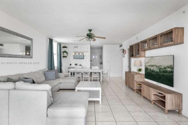 5601 Collins Ave , Unit 825, Miami Beach, FL 33140 Photo