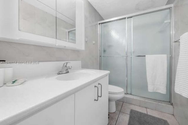 5601 Collins Ave , Unit 825, Miami Beach, FL 33140 Photo