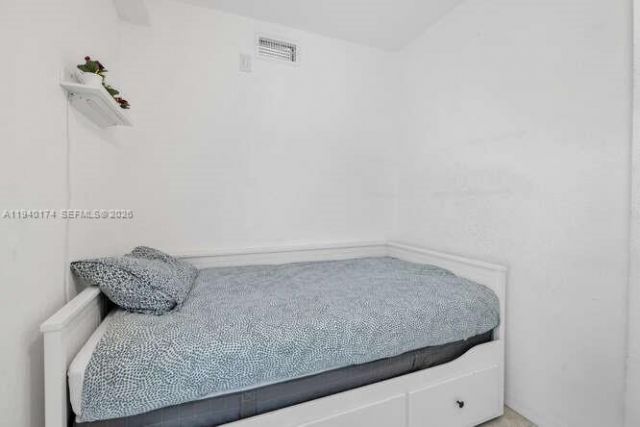 5601 Collins Ave , Unit 825, Miami Beach, FL 33140 Photo