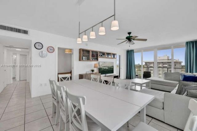 5601 Collins Ave , Unit 825, Miami Beach, FL 33140 Photo