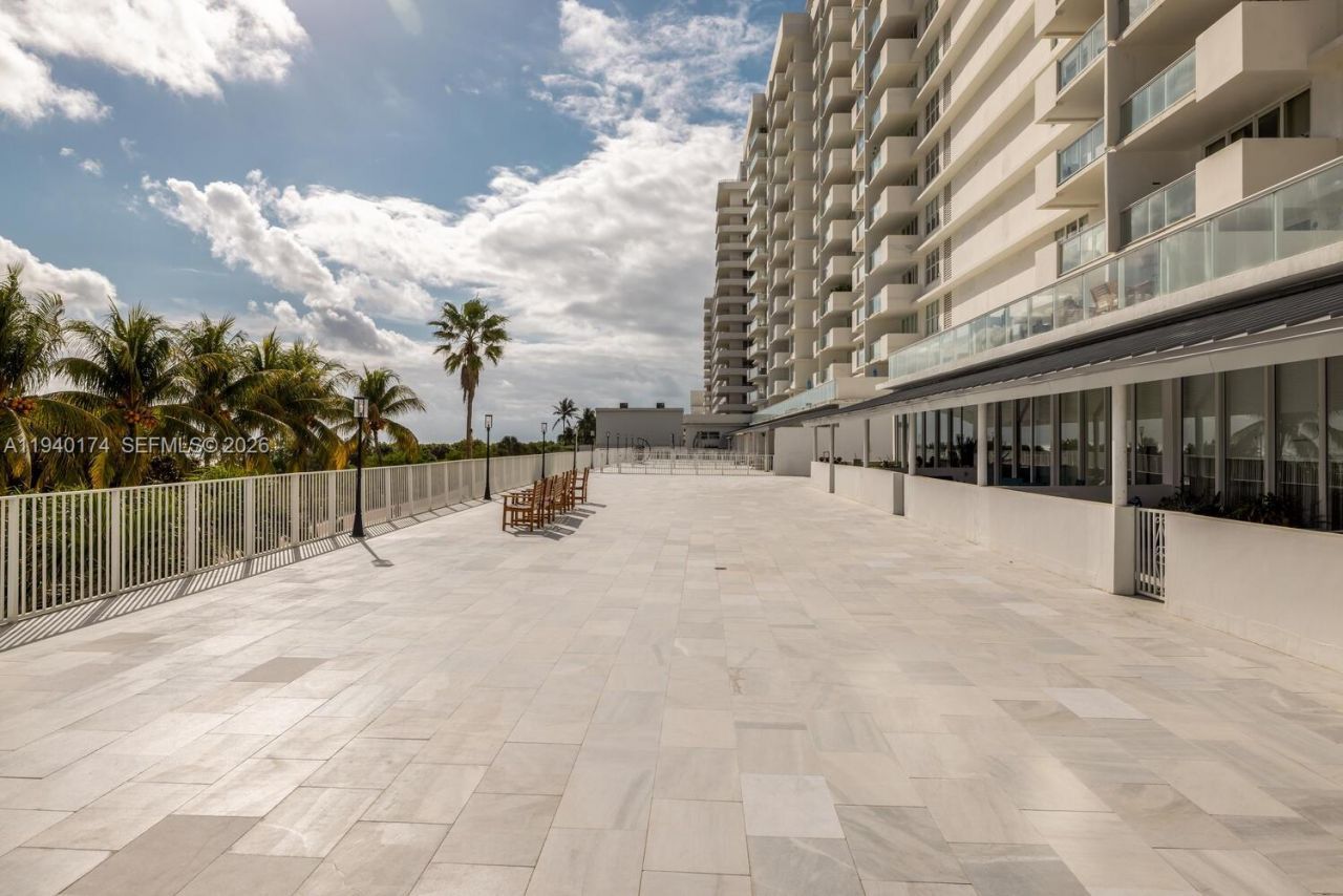 5601 Collins Ave , Unit 825, Miami Beach, FL 33140 Photo