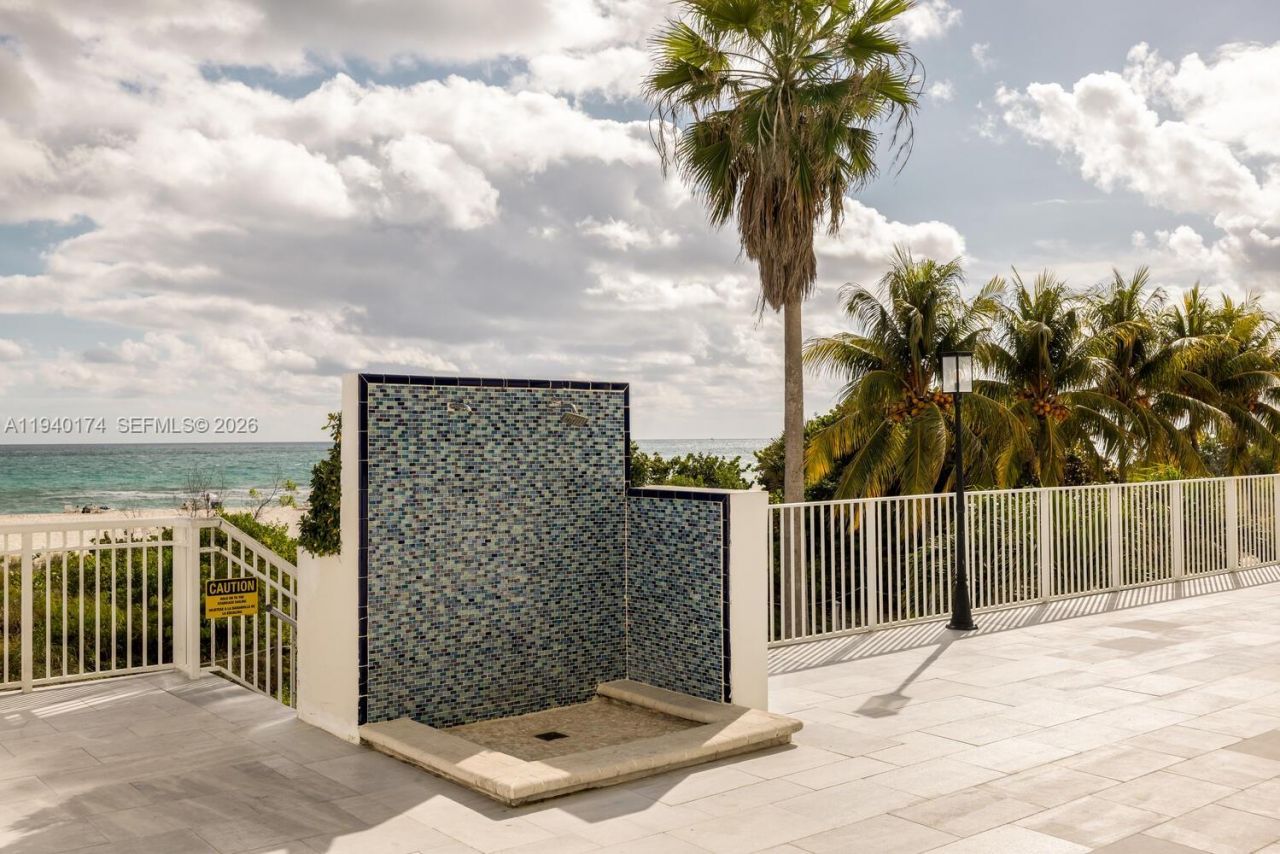 5601 Collins Ave , Unit 825, Miami Beach, FL 33140 Photo