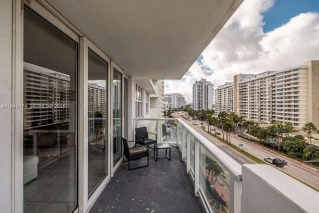 5601 Collins Ave , Unit 825, Miami Beach, FL 33140 Photo