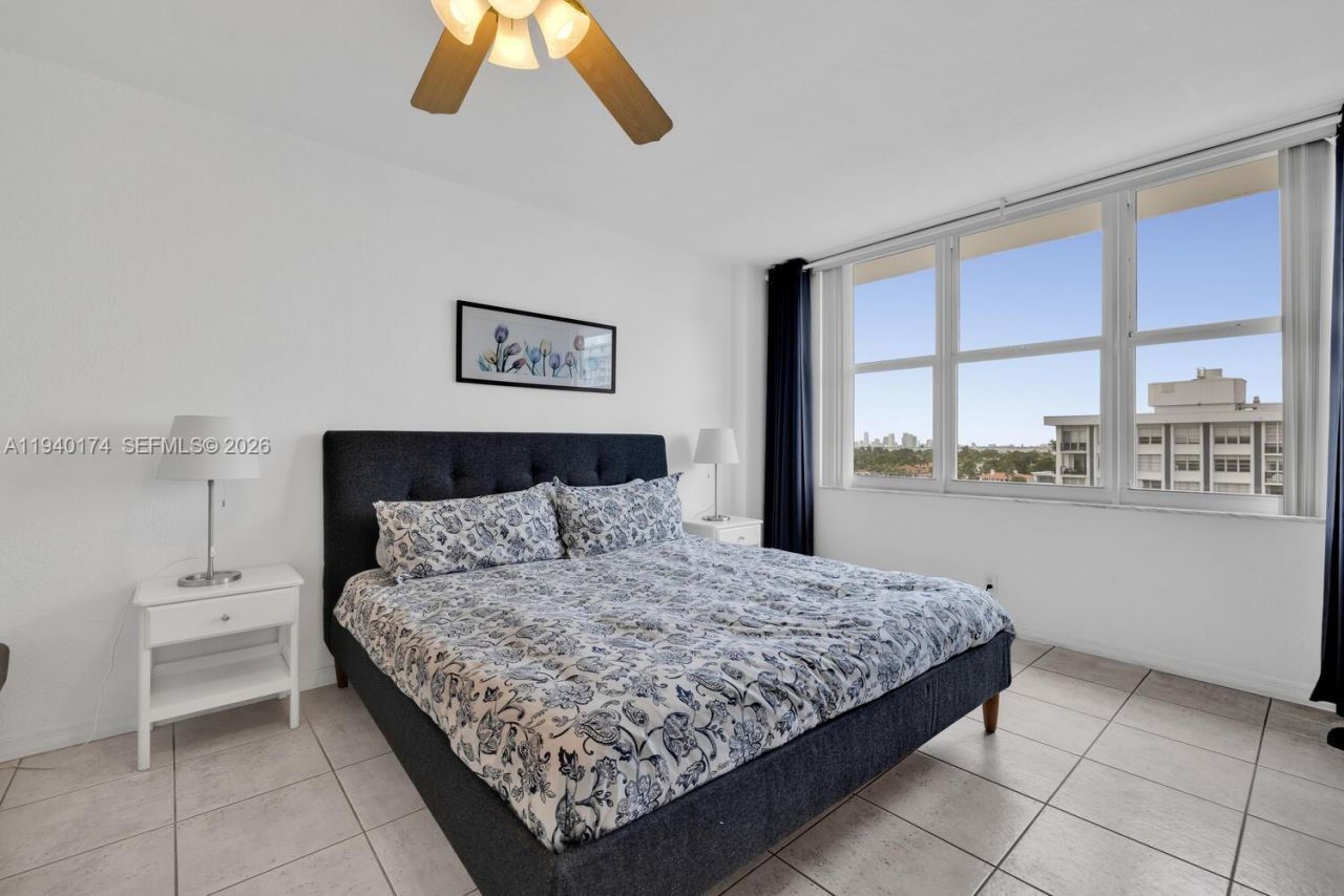 5601 Collins Ave , Unit 825, Miami Beach, FL 33140 Photo