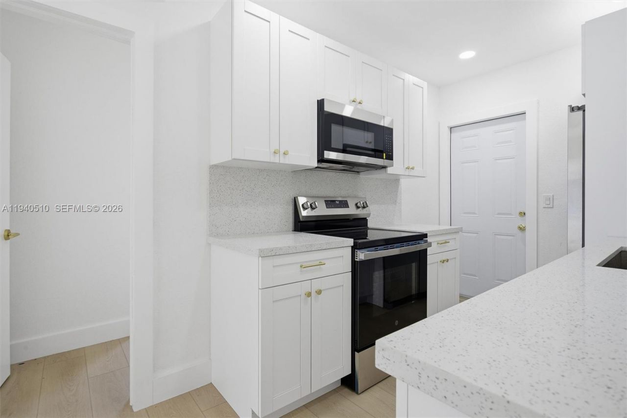 461 Plover Ave, Miami Springs, FL 33166 Photo