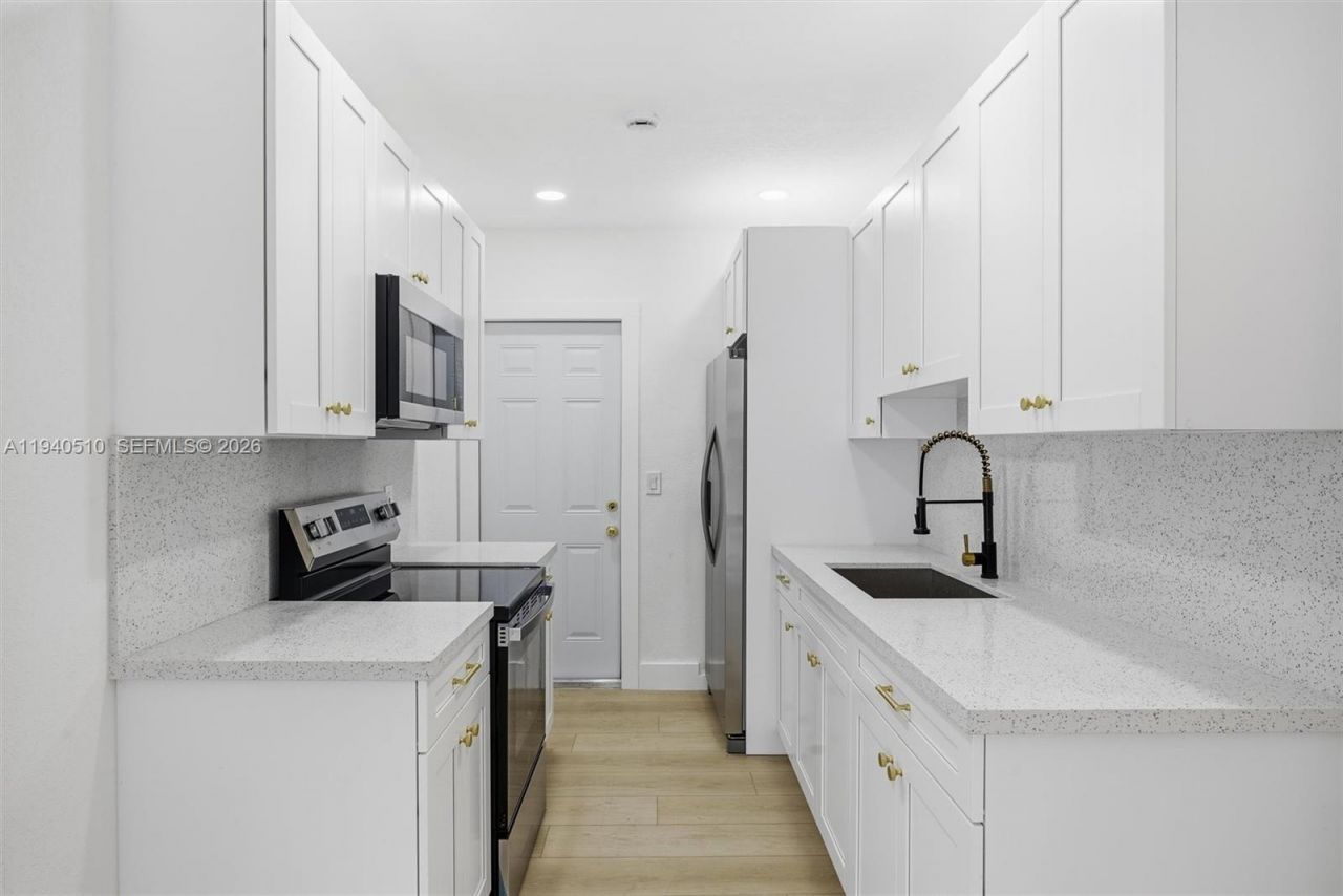 461 Plover Ave, Miami Springs, FL 33166 Photo