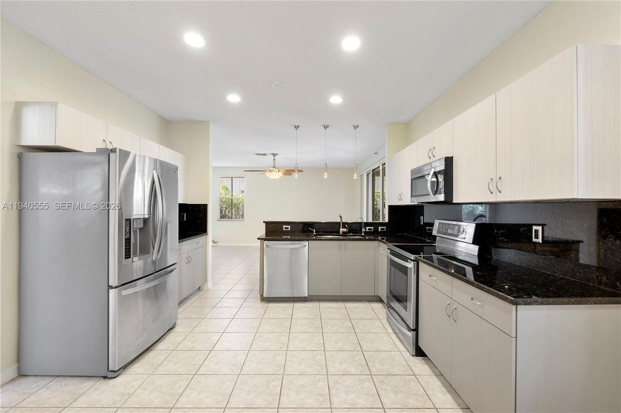 630 Vista Meadows Dr, Weston, FL 33327 Photo