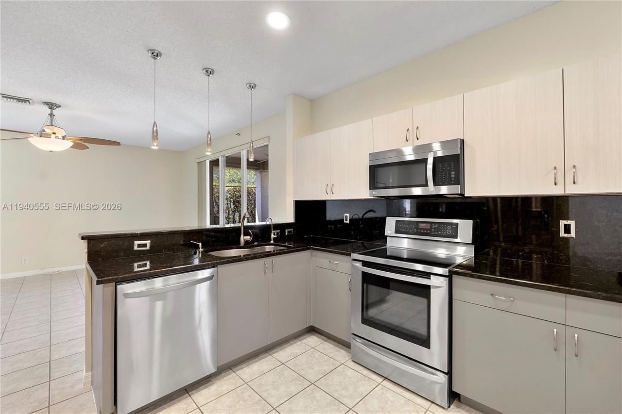 630 Vista Meadows Dr, Weston, FL 33327 Photo
